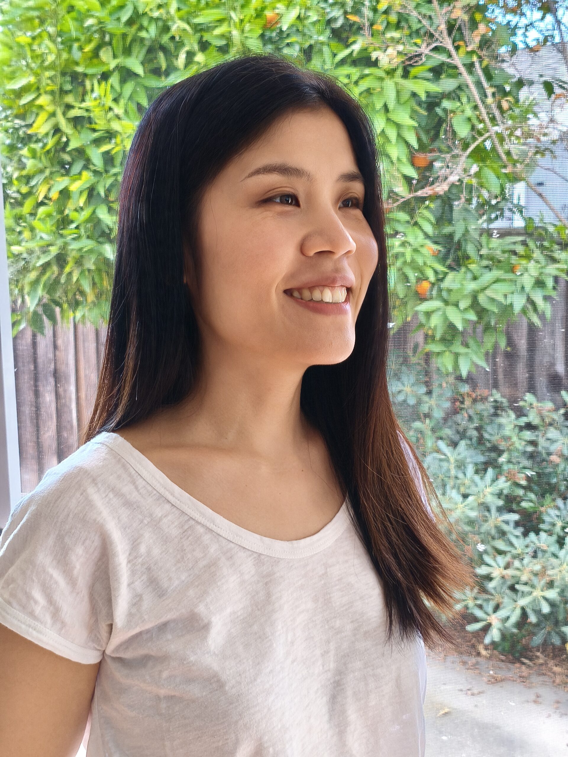 Kinésiologue et praticienne en soins vibratoires, je vous accompagne pour alléger vos maux, apaiser votre cœur et retrouver goût à la vie.